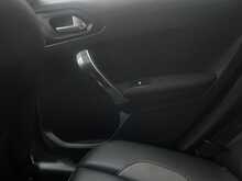 Peugeot 2008 BlueHDi Allure 