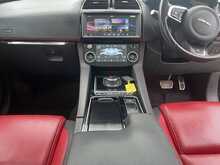 Jaguar F-PACE D180 R-Sport 