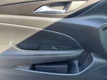 Vauxhall Insignia Turbo D BlueInjection SRi VX Line Nav 