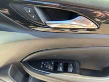 Vauxhall Insignia Turbo D BlueInjection SRi VX Line Nav 