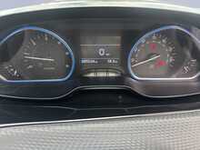 Peugeot 2008 BlueHDi Allure 