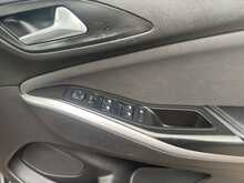 Vauxhall Grandland X Turbo SE 