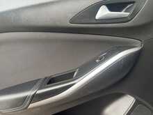 Vauxhall Grandland X Turbo SE 