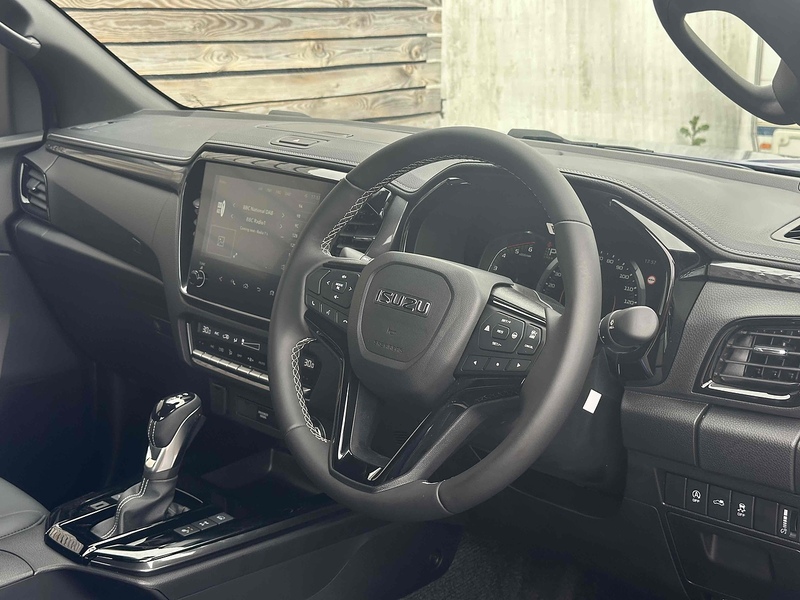 Isuzu D-Max V-Cross Dcb - U8853