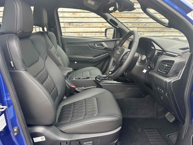 Isuzu D-Max V-Cross Dcb - U8853