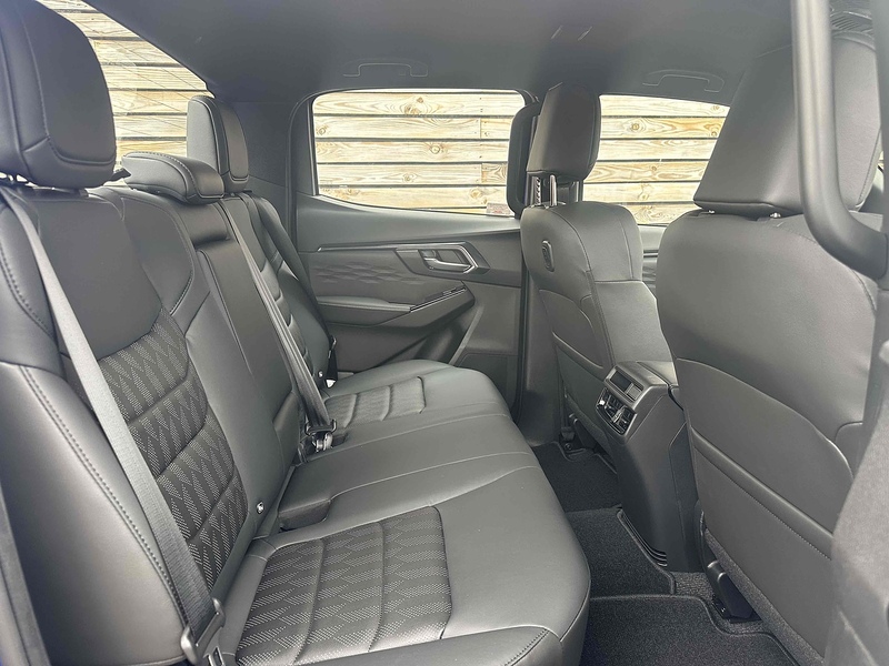 Isuzu D-Max V-Cross Dcb - U8853