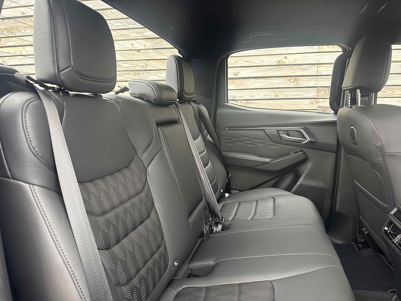 Isuzu D-Max V-Cross Dcb - U8853