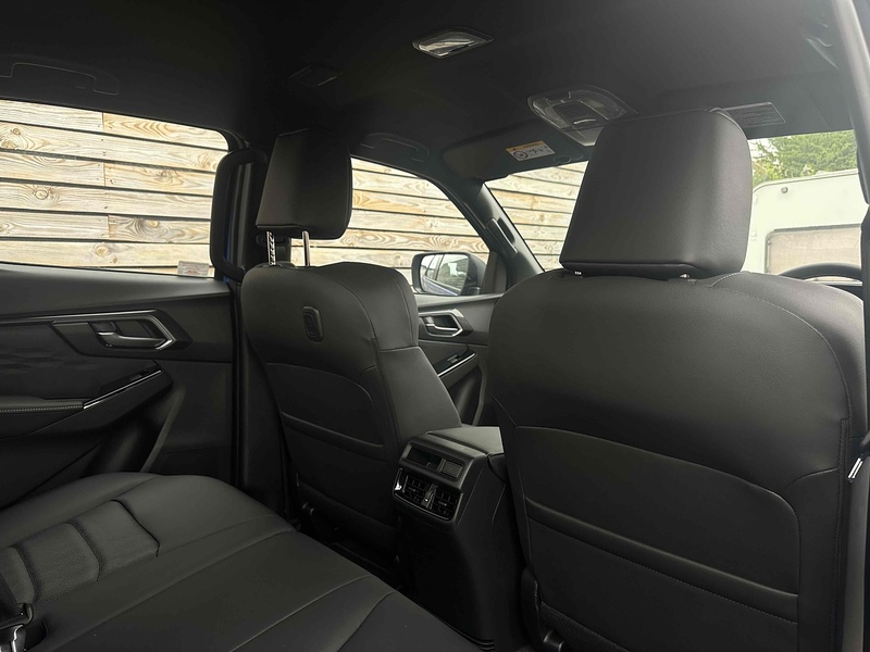 Isuzu D-Max V-Cross Dcb - U8853