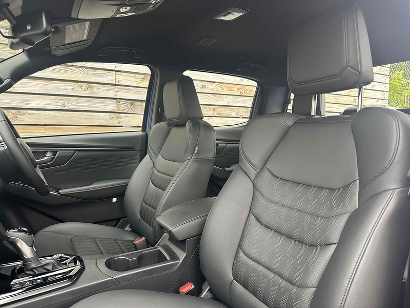 Isuzu D-Max V-Cross Dcb - U8853