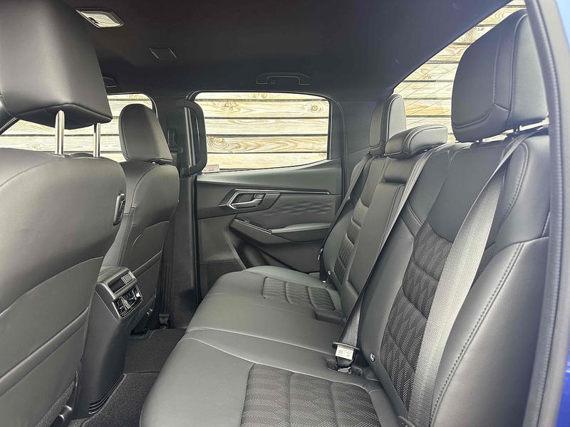 Isuzu D-Max V-Cross Dcb - U8853