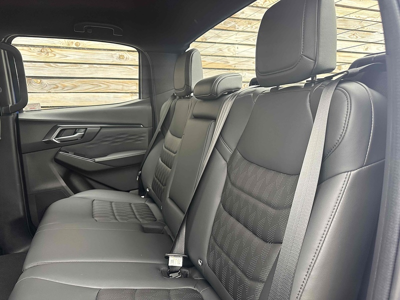 Isuzu D-Max V-Cross Dcb - U8853