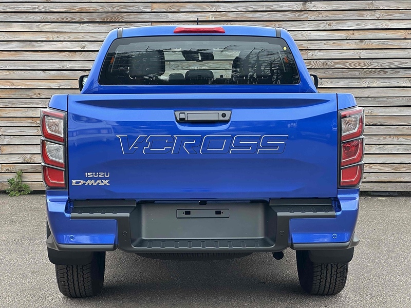 Isuzu D-Max V-Cross Dcb - U8853