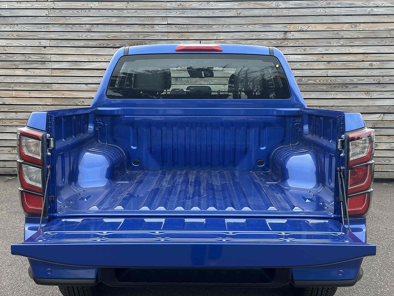 Isuzu D-Max V-Cross Dcb - U8853