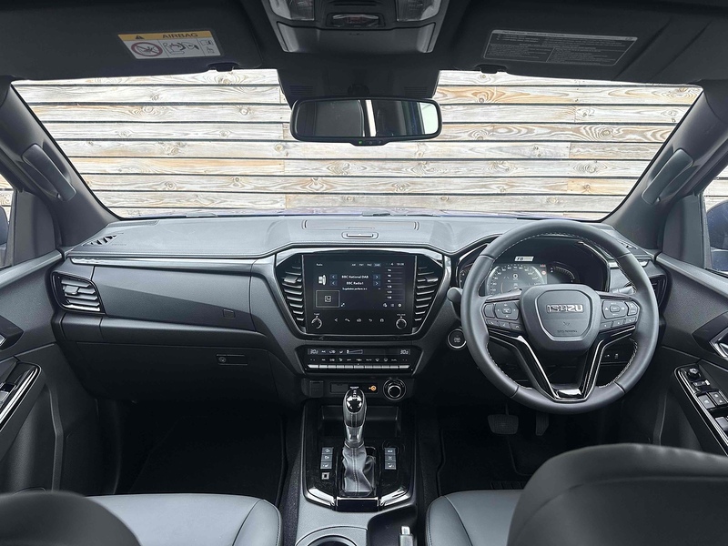 Isuzu D-Max V-Cross Dcb - U8853