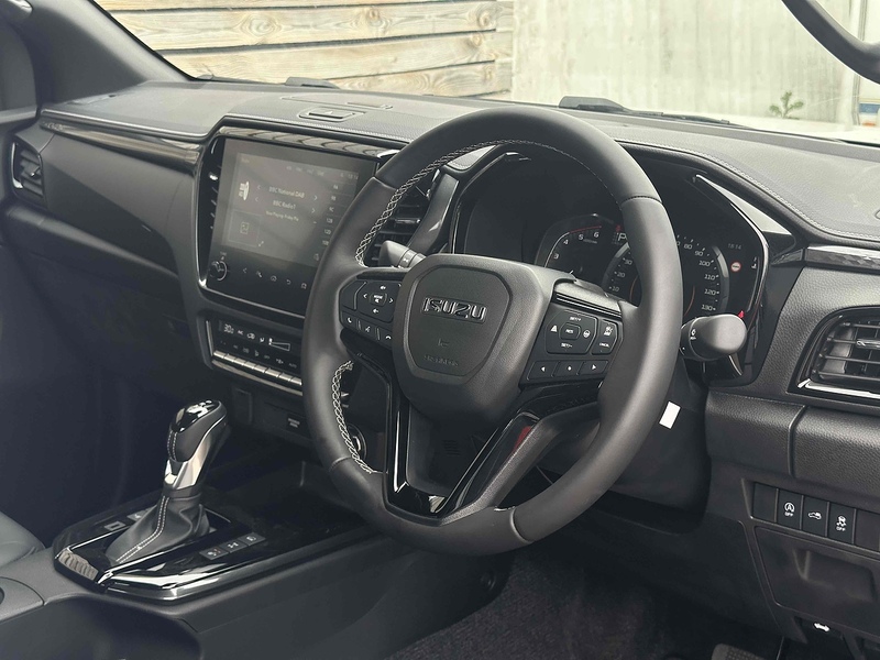 Isuzu D-Max V-Cross Dcb - U8854