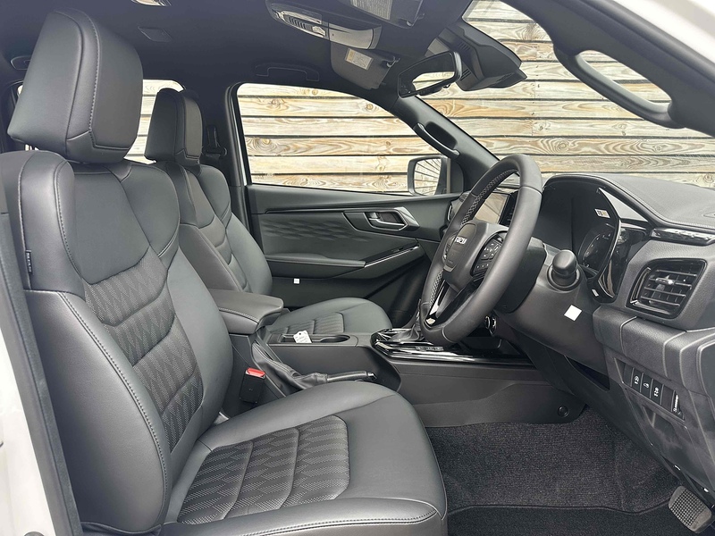 Isuzu D-Max V-Cross Dcb - U8854