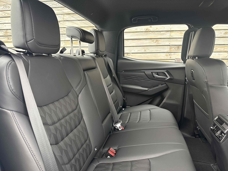 Isuzu D-Max V-Cross Dcb - U8854