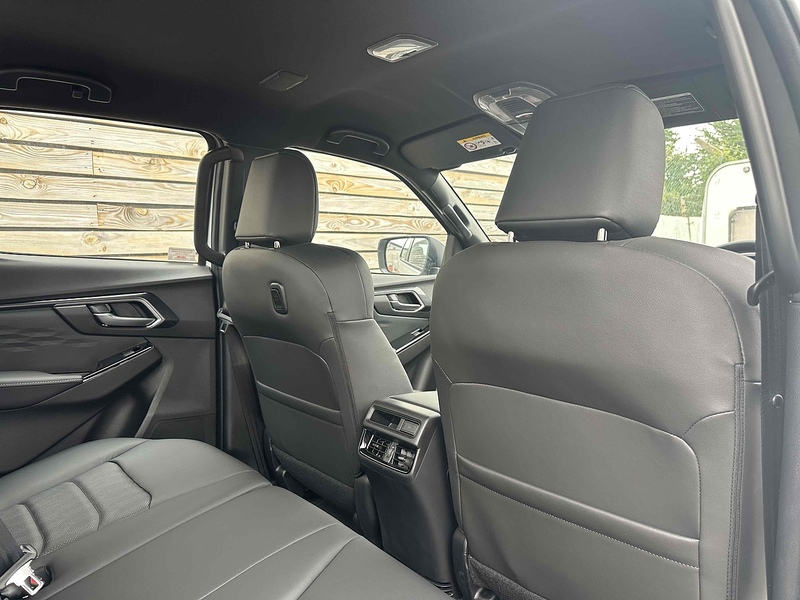 Isuzu D-Max V-Cross Dcb - U8854