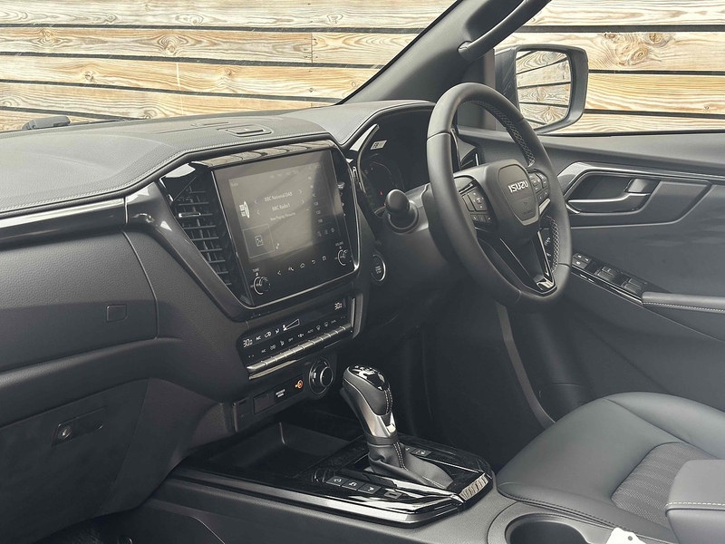 Isuzu D-Max V-Cross Dcb - U8854