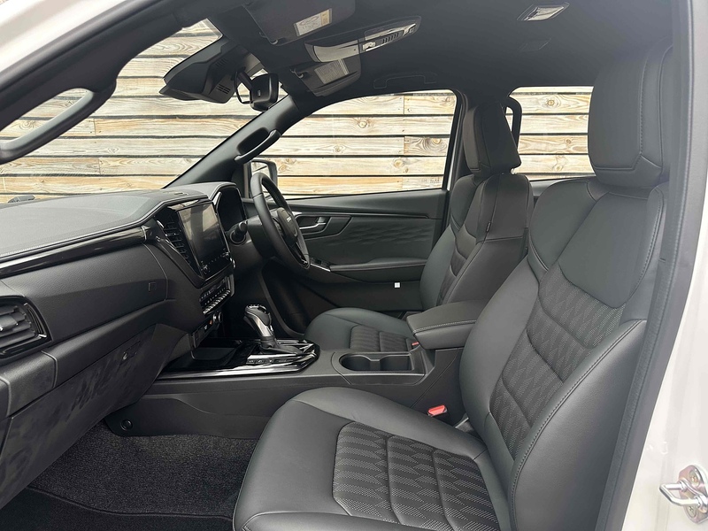 Isuzu D-Max V-Cross Dcb - U8854