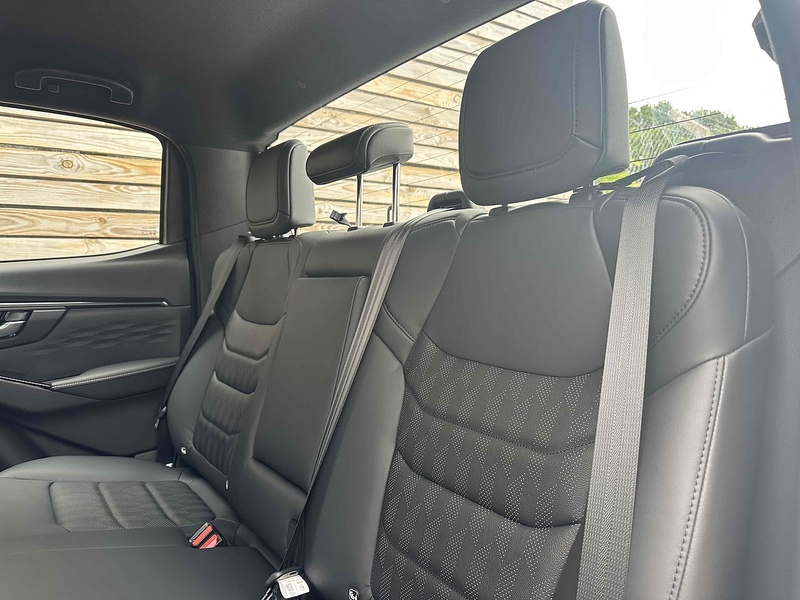 Isuzu D-Max V-Cross Dcb - U8854