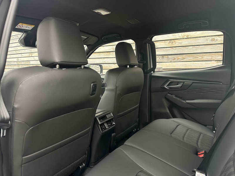 Isuzu D-Max V-Cross Dcb - U8854