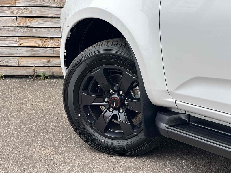 Isuzu D-Max V-Cross Dcb - U8854