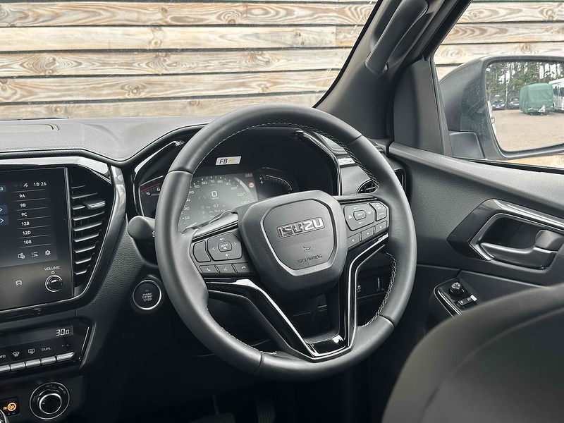 Isuzu D-Max V-Cross Dcb - U8854