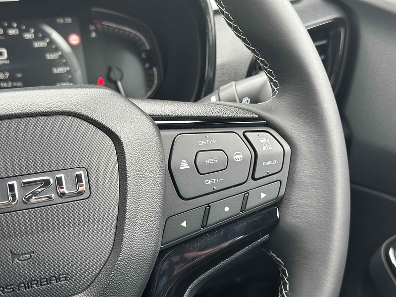 Isuzu D-Max V-Cross Dcb - U8854