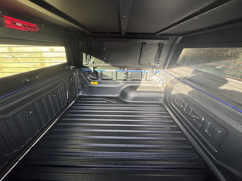 Isuzu D-Max V-Cross Dcb Commercial - N835