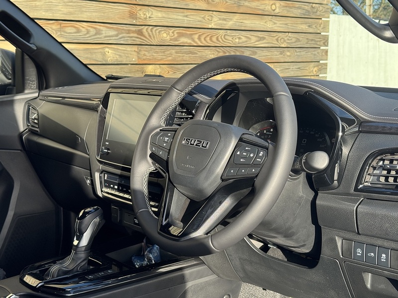 Isuzu D-Max V-Cross Dcb Commercial - N835