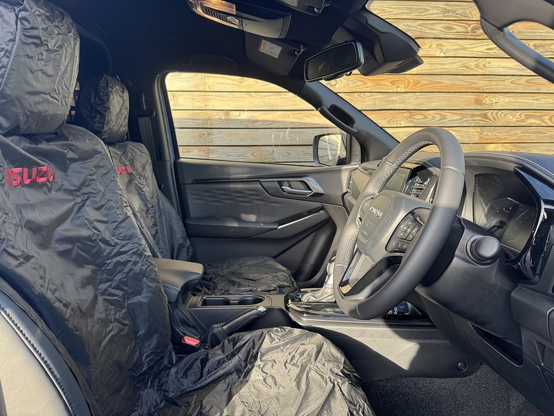 Isuzu D-Max V-Cross Dcb Commercial - N835