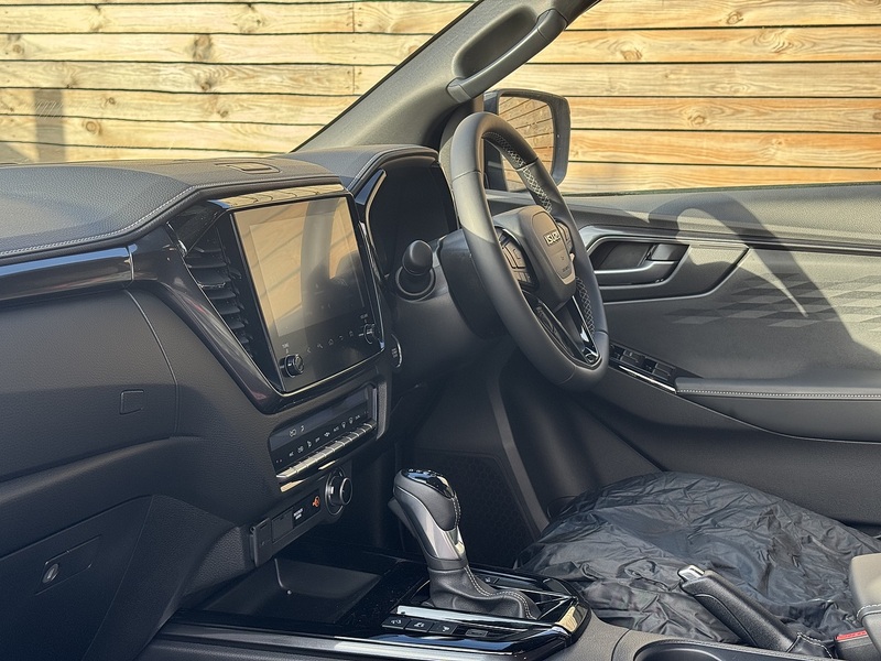 Isuzu D-Max V-Cross Dcb Commercial - N835