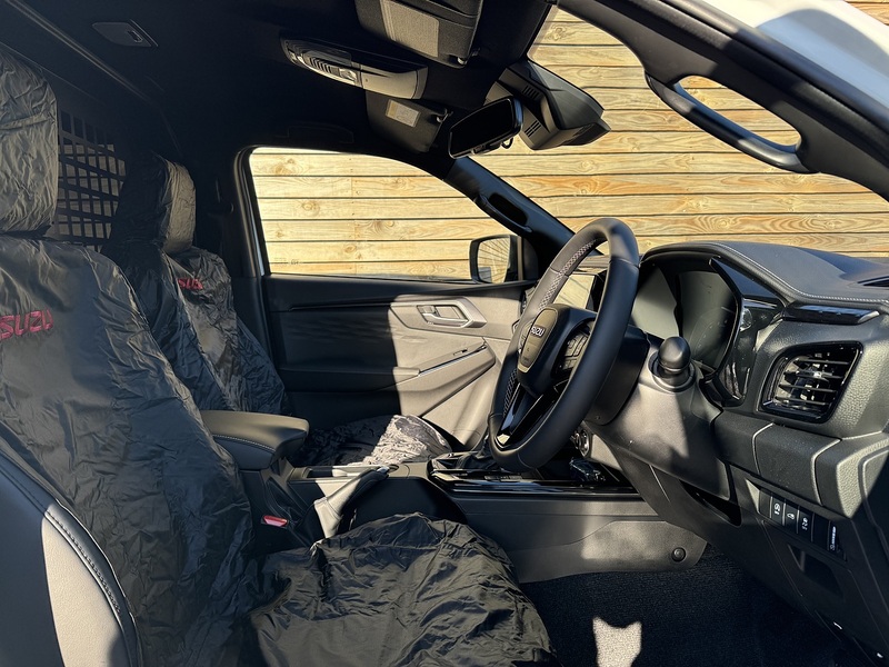 Isuzu D-Max V-Cross Dcb Commercial - U8843