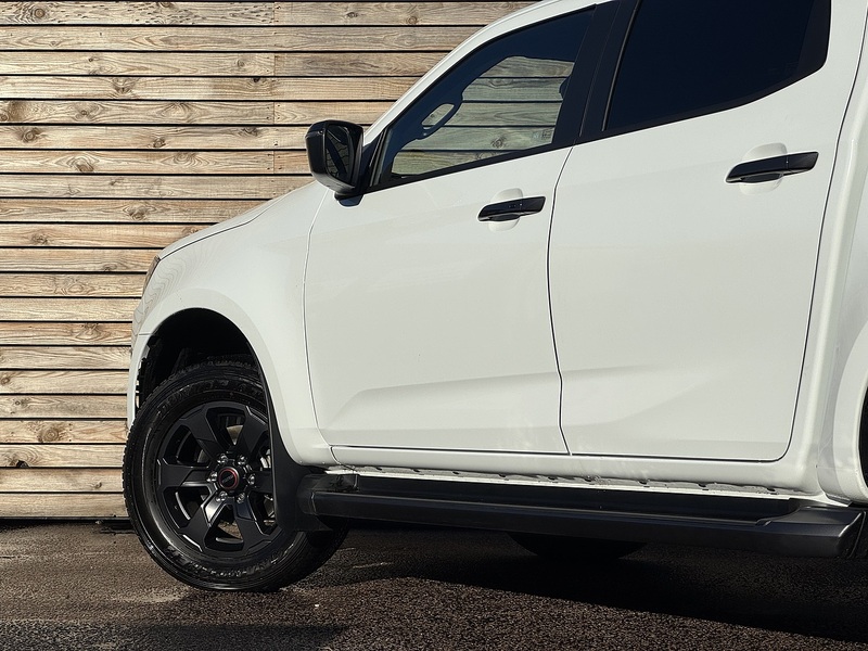 Isuzu D-Max V-Cross Dcb Commercial - U8843