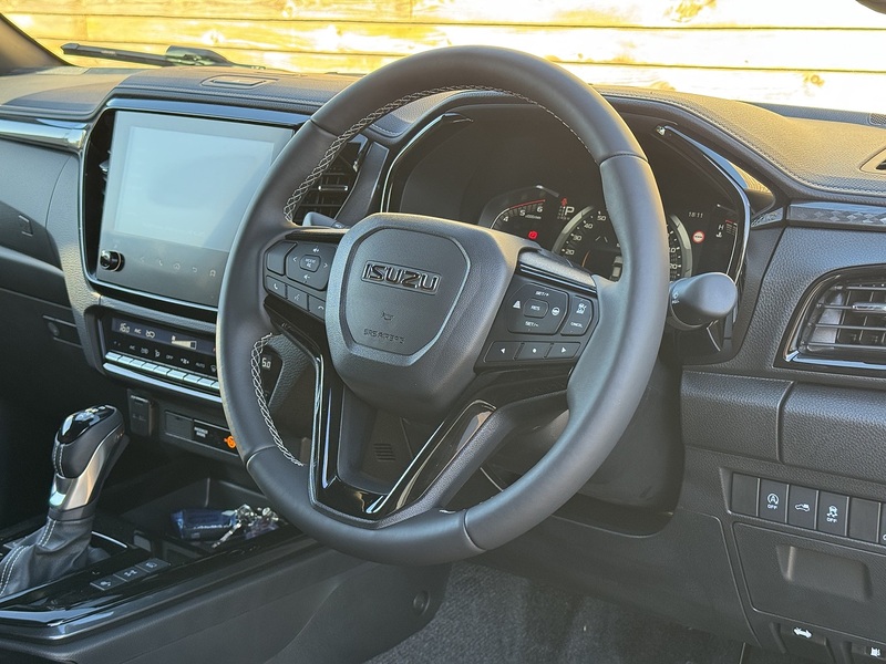 Isuzu D-Max V-Cross Dcb Commercial - U8843