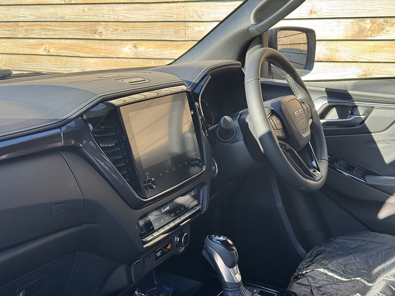 Isuzu D-Max V-Cross Dcb Commercial - U8843