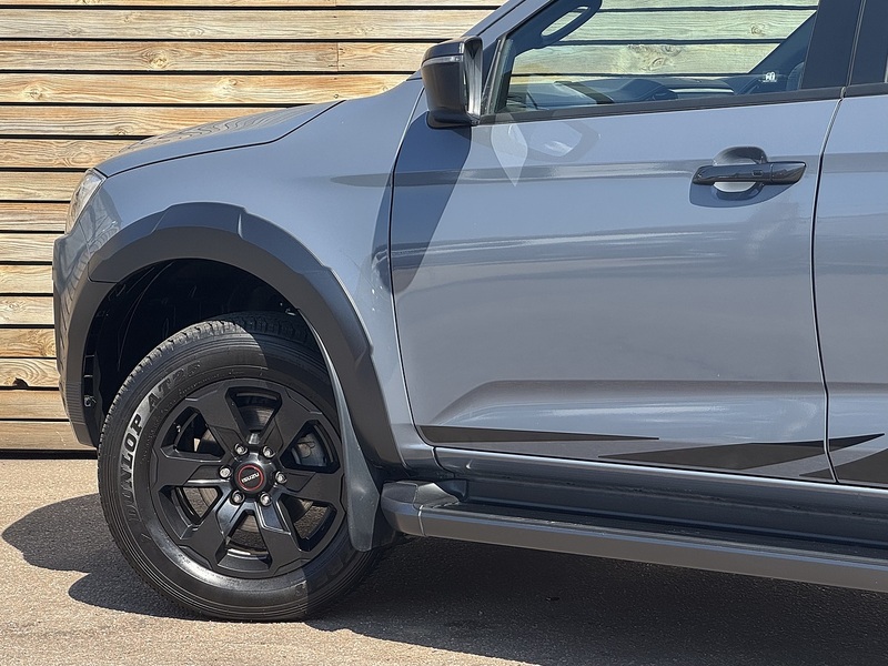 Isuzu D-Max V-Cross STEEL Auto - N856