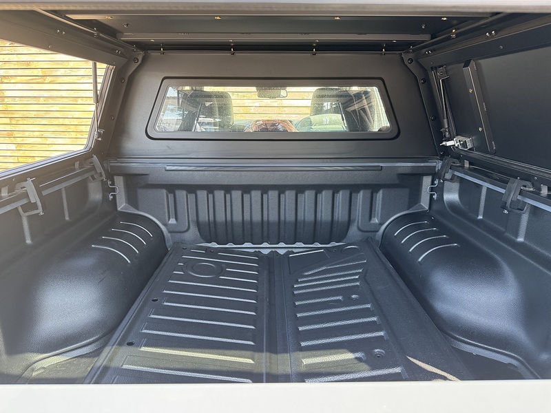 Isuzu D-Max V-Cross STEEL Auto - N856
