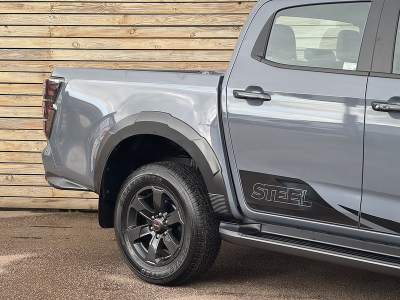 Isuzu D-Max V-Cross STEEL Auto - N856