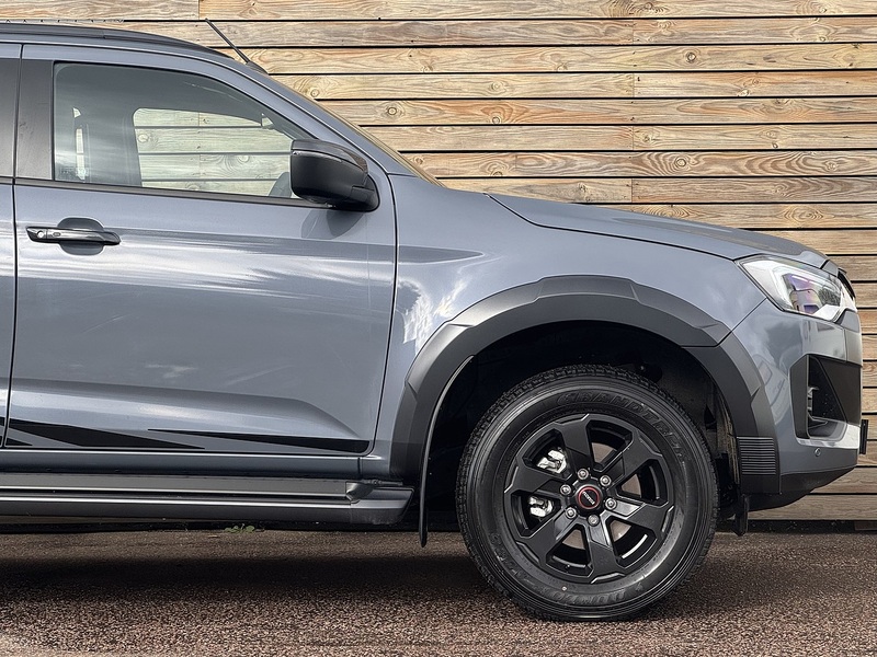 Isuzu D-Max V-Cross STEEL Auto - N856