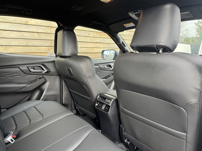 Isuzu D-Max V-Cross STEEL Auto - N856