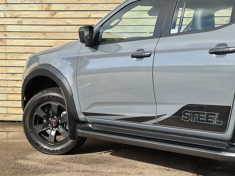 Isuzu D-Max V-Cross STEEL Auto - N856