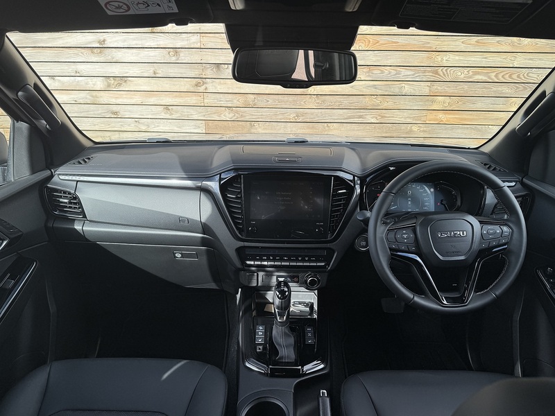 Isuzu D-Max V-Cross STEEL Auto - N856