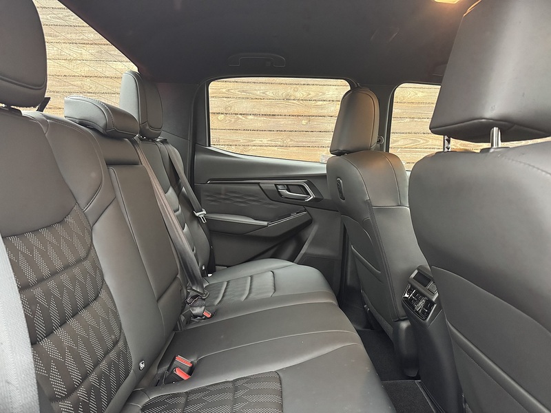 Isuzu D-Max V-Cross Dcb - N858