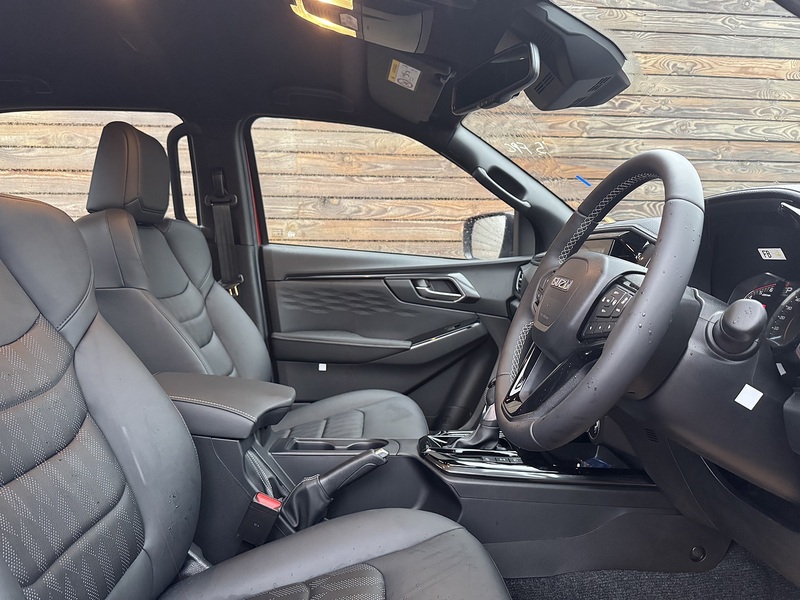 Isuzu D-Max V-Cross Dcb - N858