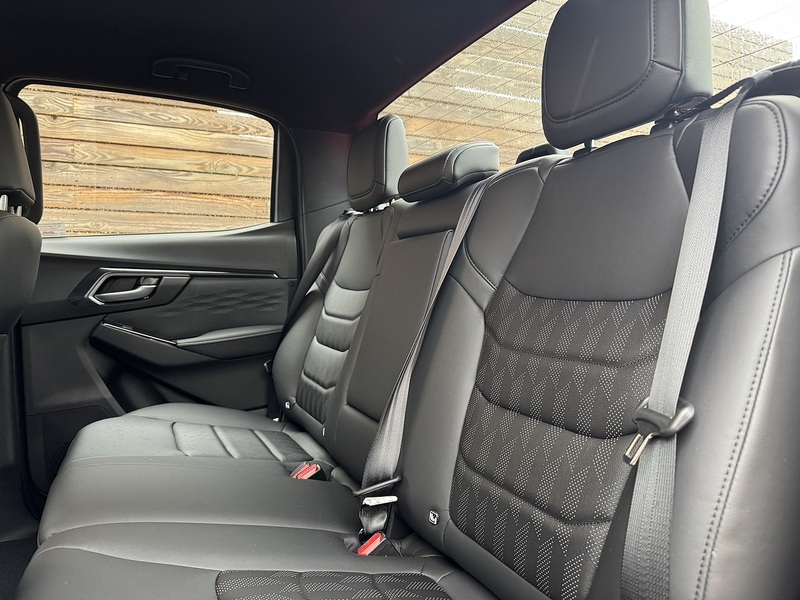 Isuzu D-Max V-Cross Dcb - N858