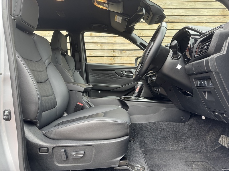 Isuzu D-Max V-Cross Dcb - N861