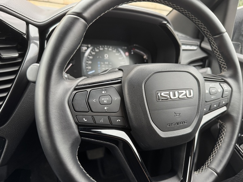 Isuzu D-Max V-Cross Dcb - N861
