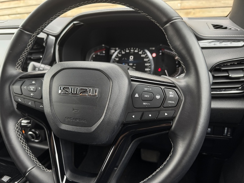 Isuzu D-Max V-Cross Dcb - N861